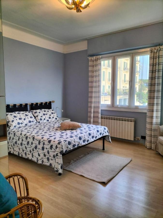 Attico Con Vista Mozzafiato Leilighet Bordighera Eksteriør bilde